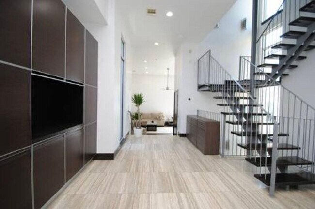 Building Photo - 4118 Floyd St