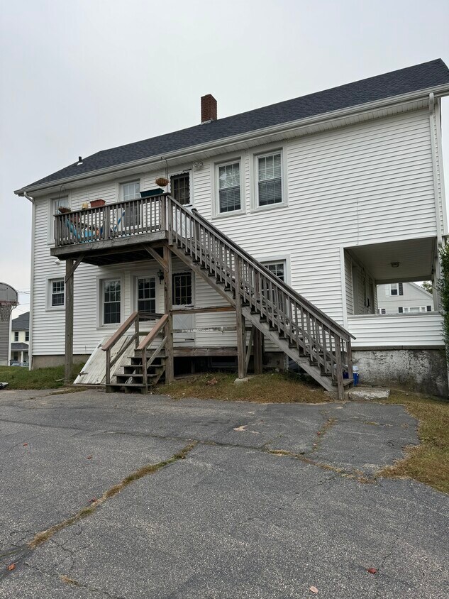 21 Brenden St Unit 1st Floor, Westerly, RI 02891 Apartments in Westerly, RI