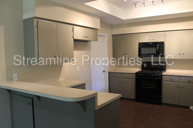 Foto del edificio - 11915 River Oaks Trl