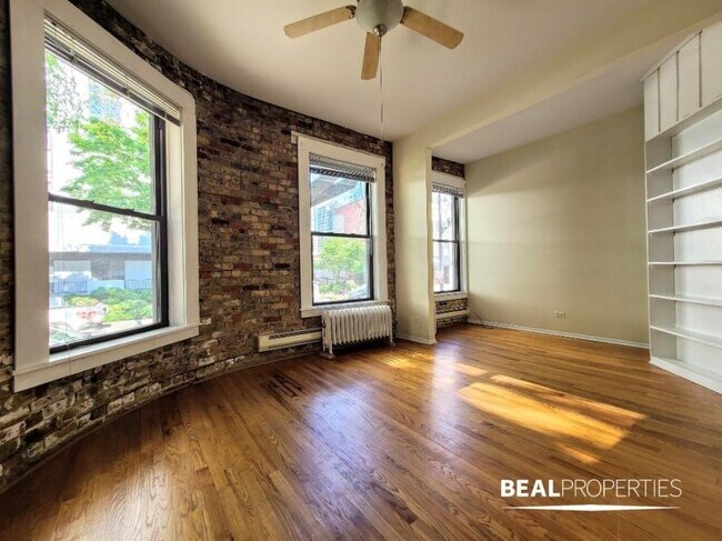 Building Photo - 2 bedroom in CHICAGO IL 60610