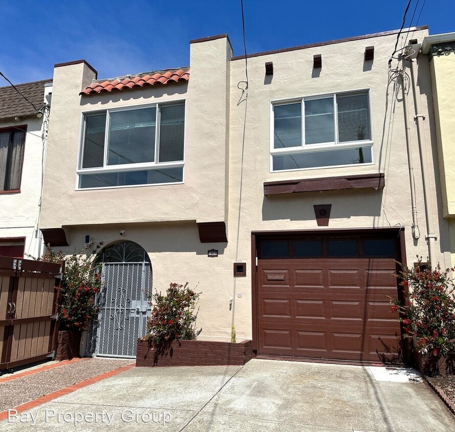 Primary Photo - 7 br, 4 bath House - 2038 44th Ave.