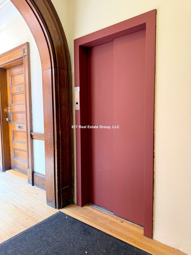 Building Photo - 2 Ware St