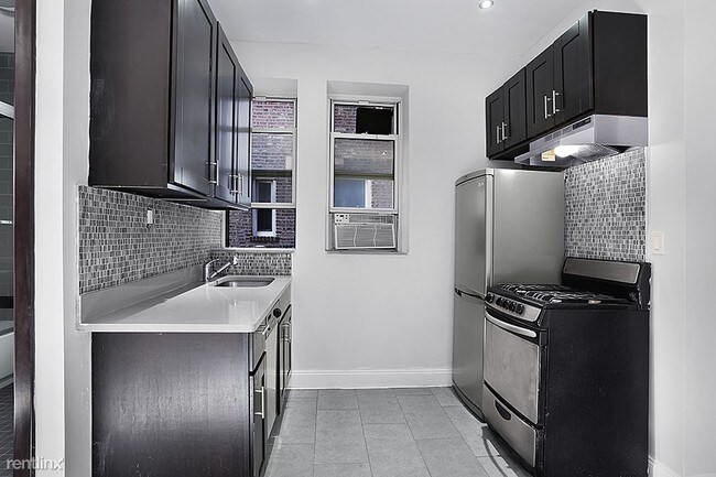 Building Photo - 2 br, 1 bath Apartment - 230 W 107th St 5G 5G