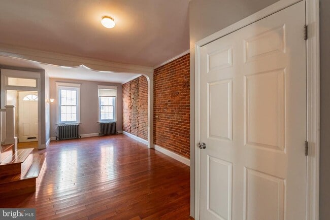 Building Photo - 1508 S 4th St