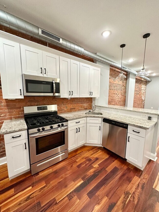 Foto del edificio - 3220 West Diamond Street - DNM(10/15/2023)
