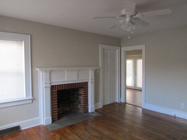 Foto del edificio - Cute 2 Bedroom Home available in Stanley!!