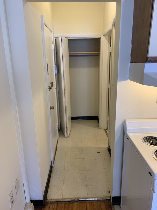 Foto del edificio - 1124 Commonwealth Ave