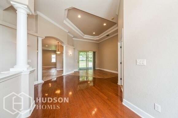Building Photo - NOW AVAILABLE! 42 Lake Eloise Ct, Winter H...