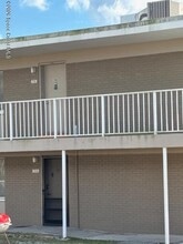 Building Photo - 800 N Fiske Blvd