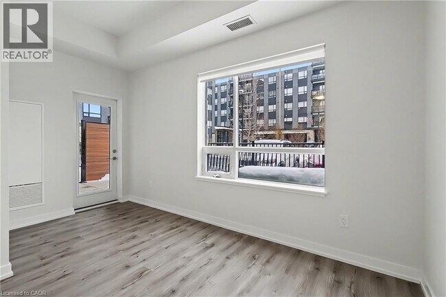 Building Photo - 251 Northfield Dr E