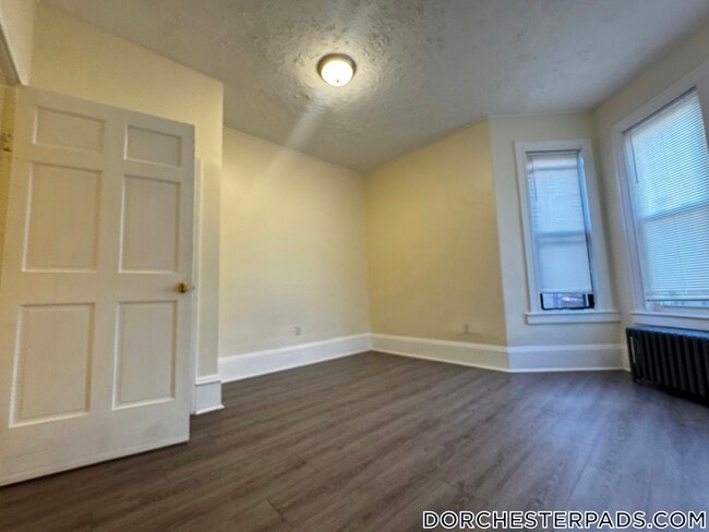 Building Photo - 81 Ruthven St