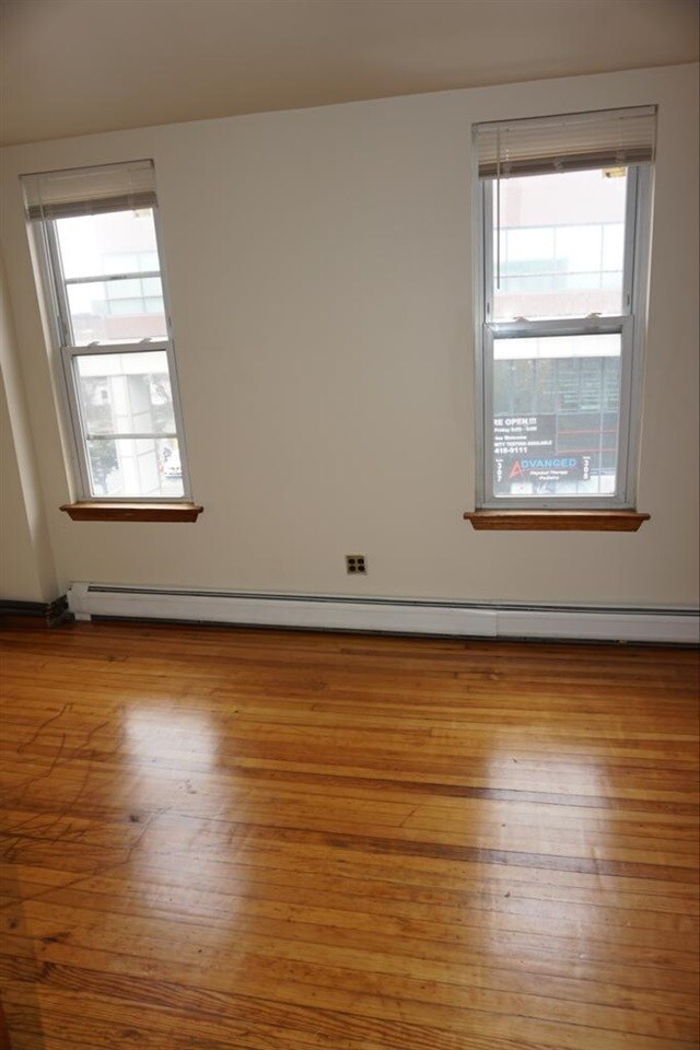 Building Photo - 545 Newark Ave