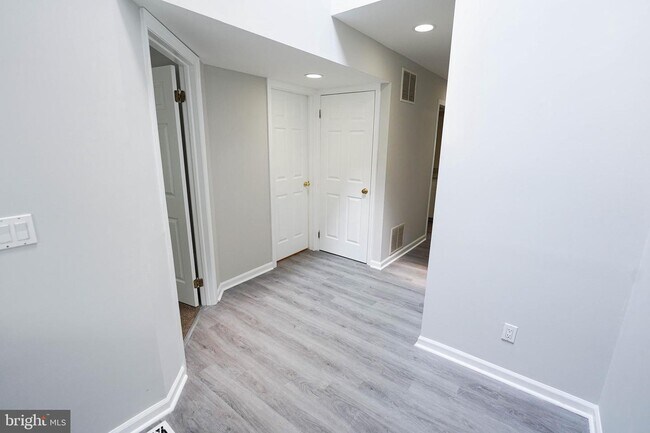 Foto del edificio - 658 River Oak Ct