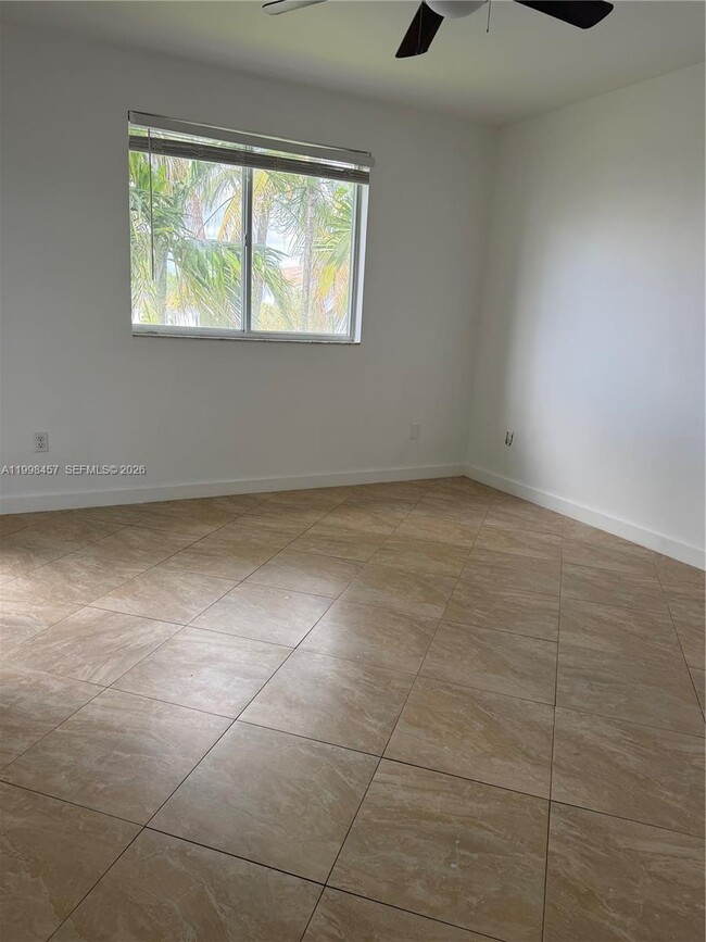 Building Photo - 2640 S University Dr