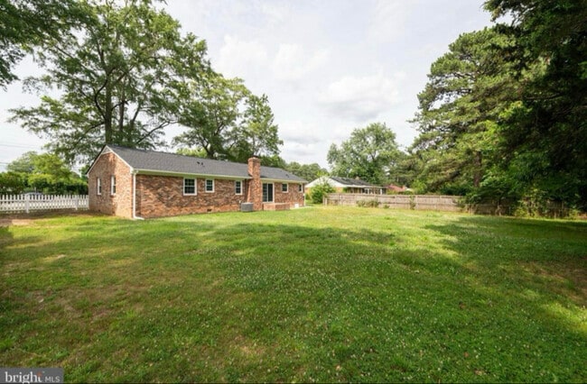 Building Photo - 10401 W Huguenot Rd