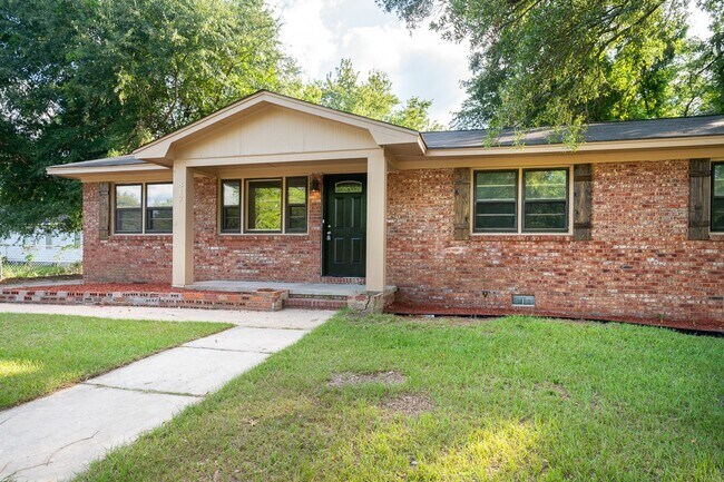 Foto del edificio - Your New Home Awaits.. $1595 2024 Early Bi...