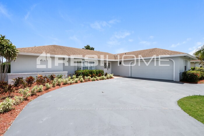 Primary Photo - 1472 Wyndcliff Drive