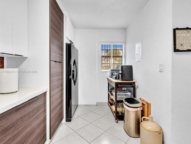 Foto del edificio - 1770 NE 191st St