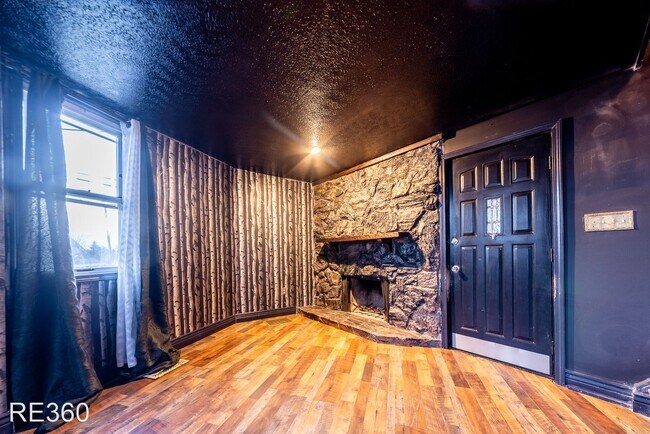 Building Photo - 2 br, 1 bath House - 952 Freeland St Allen...