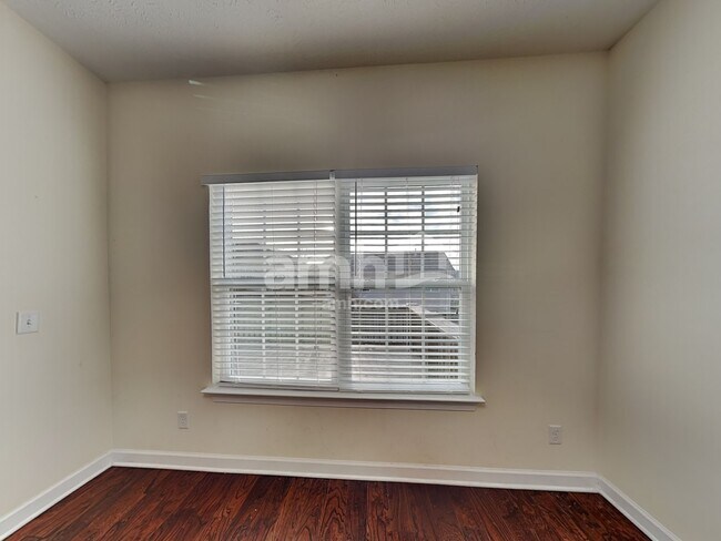 Foto del edificio - 7275 Santeelah Way