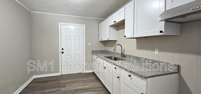 Building Photo - 307 N Hall St