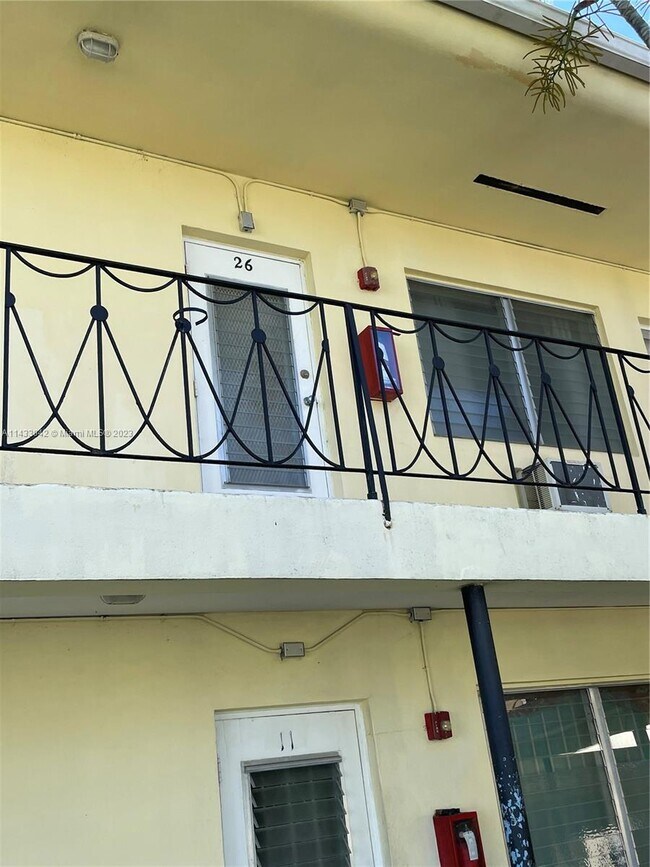 Foto del edificio - 71 NW 76th St