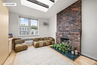 Building Photo - 135 Amity St