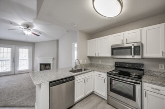 2BD, 2BA - 994SF - Kitchen - Plaza at San Jacinto