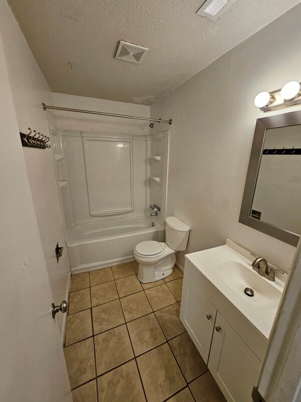 Foto del edificio - 2821 Club Plaza Rd