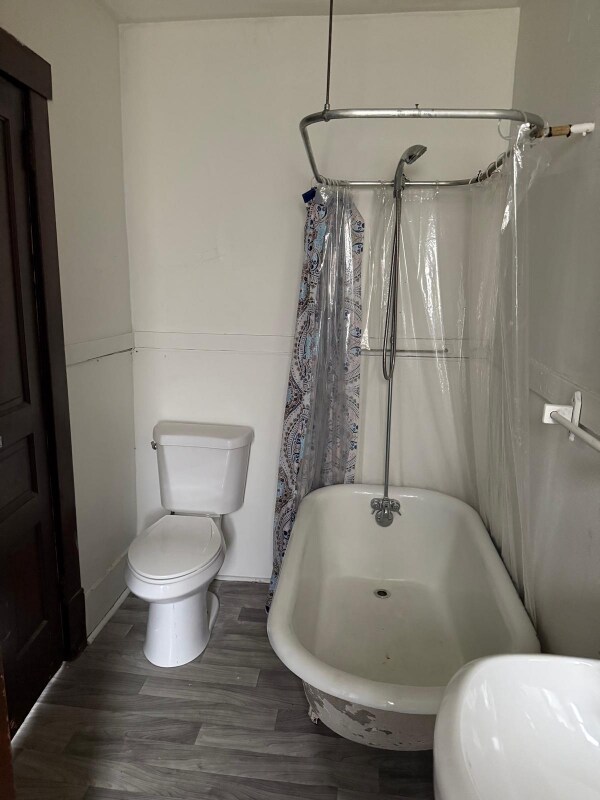 Foto del edificio - 447 E Silver St