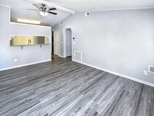 Foto del edificio - 21 W Thrush St