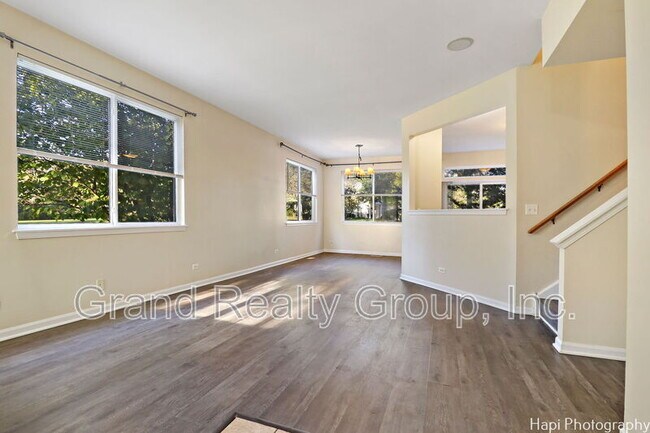 Building Photo - 1364 Longchamps Ct