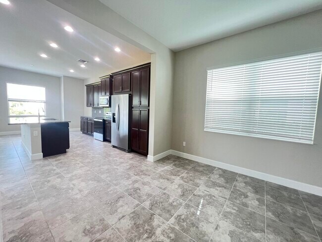 Foto del edificio - 14965 RedCove Pl