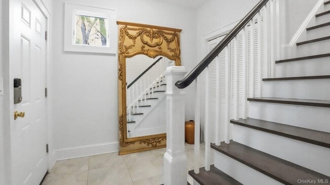 Foto del edificio - 420 Maple Ave S