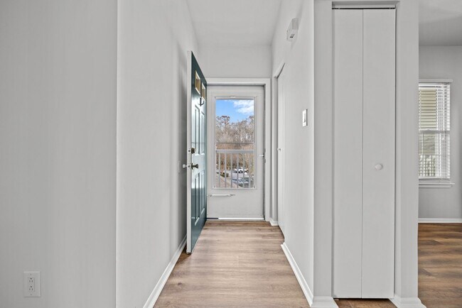 Foto del edificio - Beautiful condo in Great Neck Landing