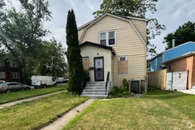 Building Photo - 1301 W 97th St