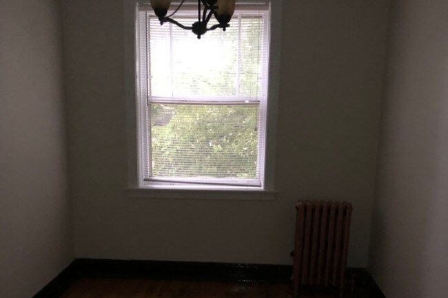 Building Photo - 4637 N Lowell Ave