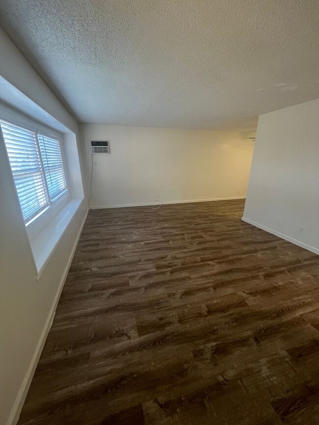 Building Photo - Aspan