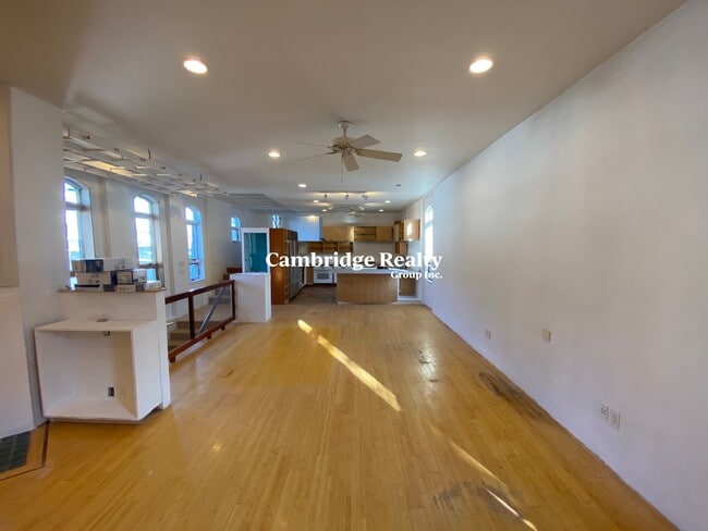 Building Photo - 359 Lowell St