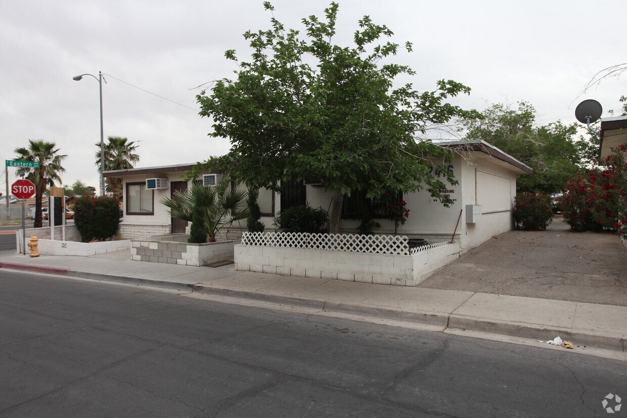 Building Photo - 2416 Sunrise Ave
