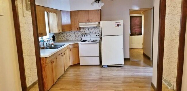 Foto del edificio - 117 N Main Ave