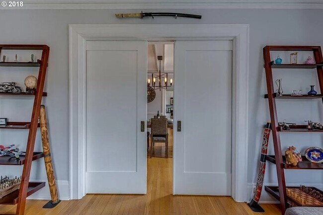 Foto del edificio - 118 NW King Ave