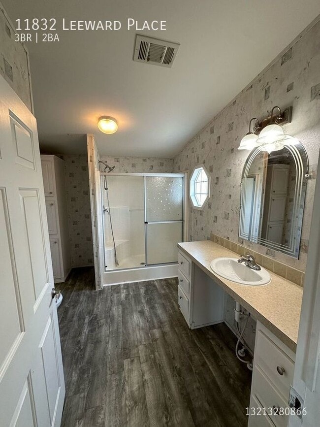 Foto del edificio - 11832 Leeward Pl