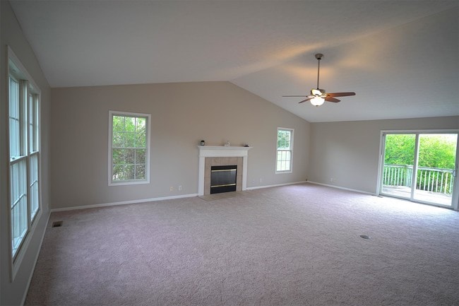 Building Photo - 3900 Orchard Lake Dr