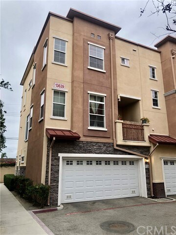 Foto del edificio - 13639 Foster Ave