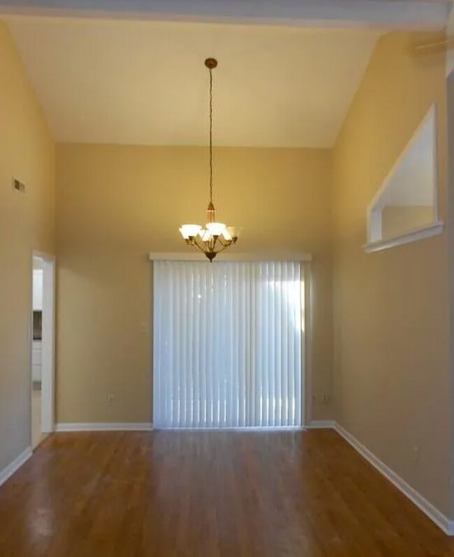 Foto del edificio - NEW LISTING!!!!!