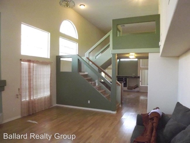 Building Photo - 5 br, 3.5 bath House - 3920 Diamond Ridge St
