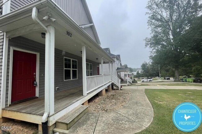 Building Photo - 911 Chaney Rd