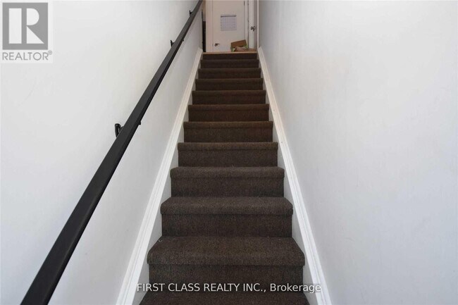 Photo du bâtiment - 1760-1760 Simcoe St N