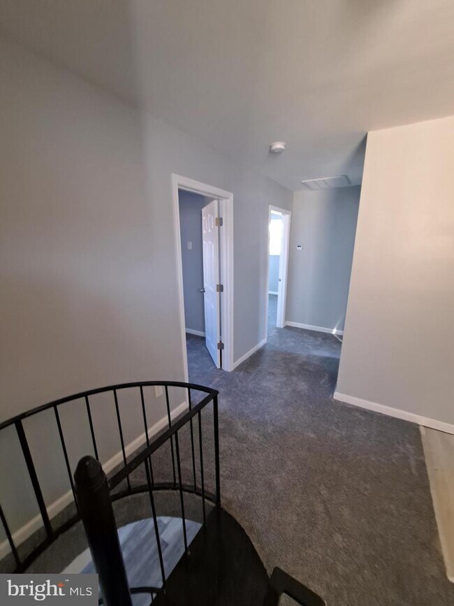 Foto del edificio - 6729 Railway Ave